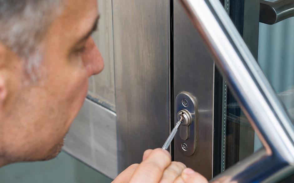changer serrure de porte Rognac